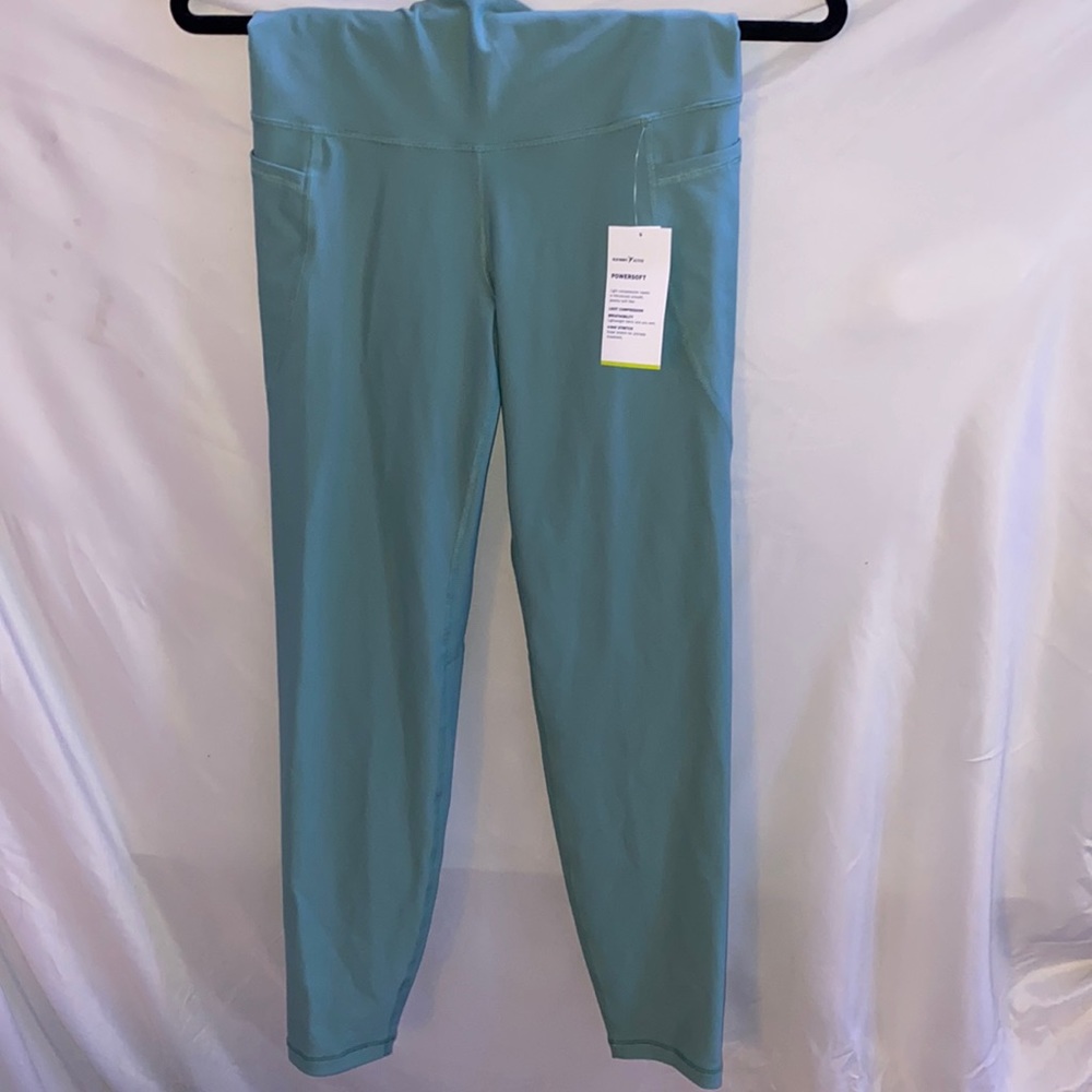 NWT High rise 3/4 exercise leggings with pockets